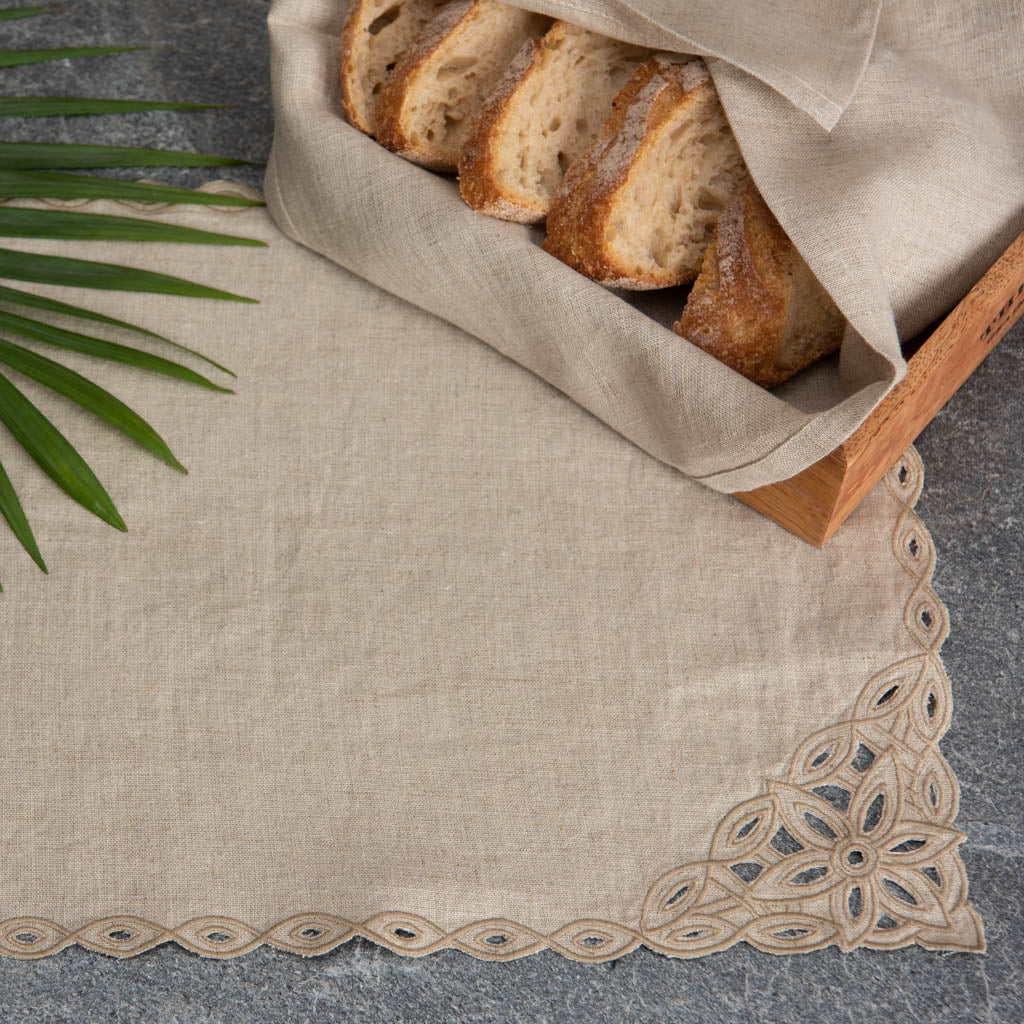 Cutwork edged natural linen table mats