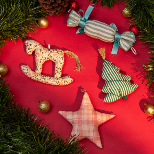 Winter Whimsy Charms Gift (Set of 4)