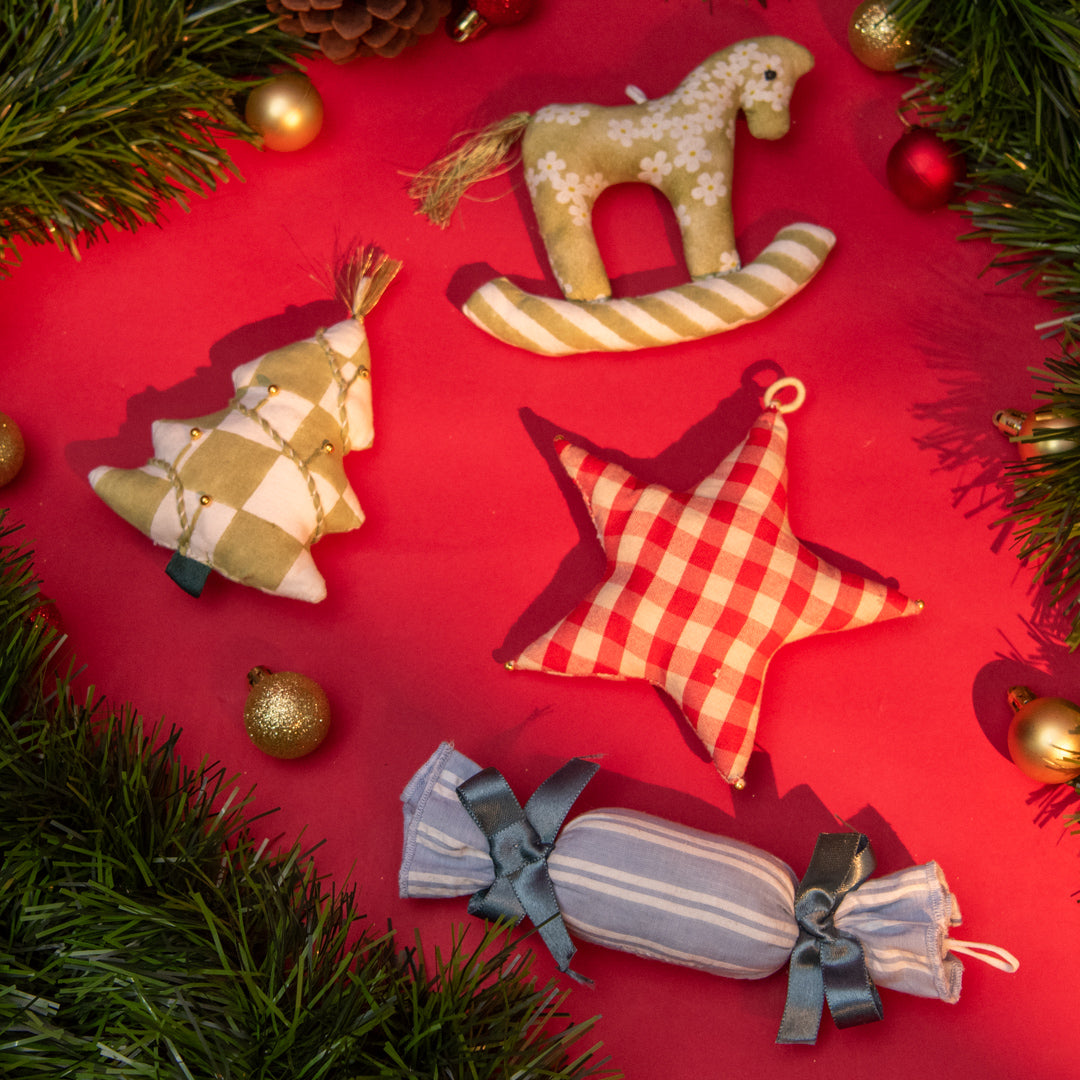 Santa’s Sweet Charms Gift Set (set of 4)