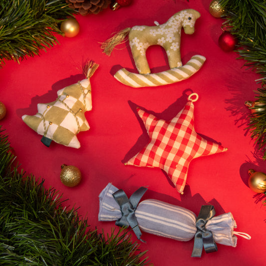 Santa’s Sweet Charms Gift Set (set of 4)