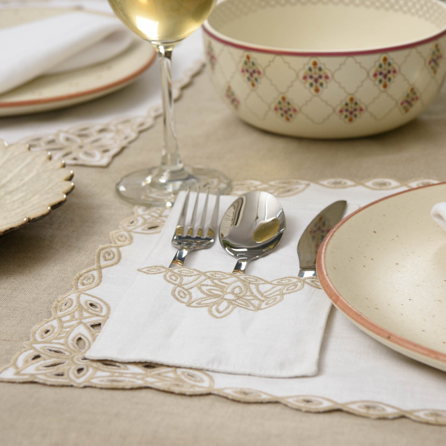 Cutwork edged white table linen set