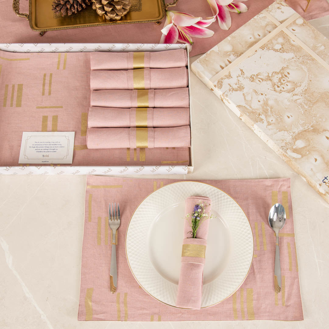 Roslyn table mats, napkins and napkin rings in dusty rose