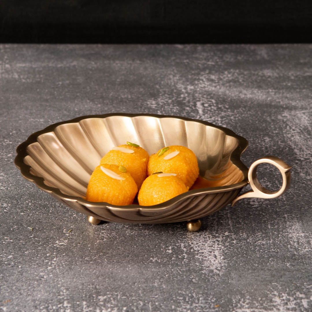 Uraiyur Brass Shell Bowl Large