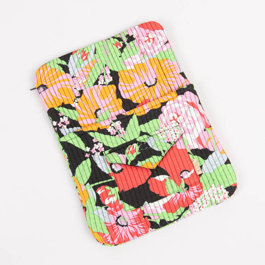 Quilted laptop sleeve