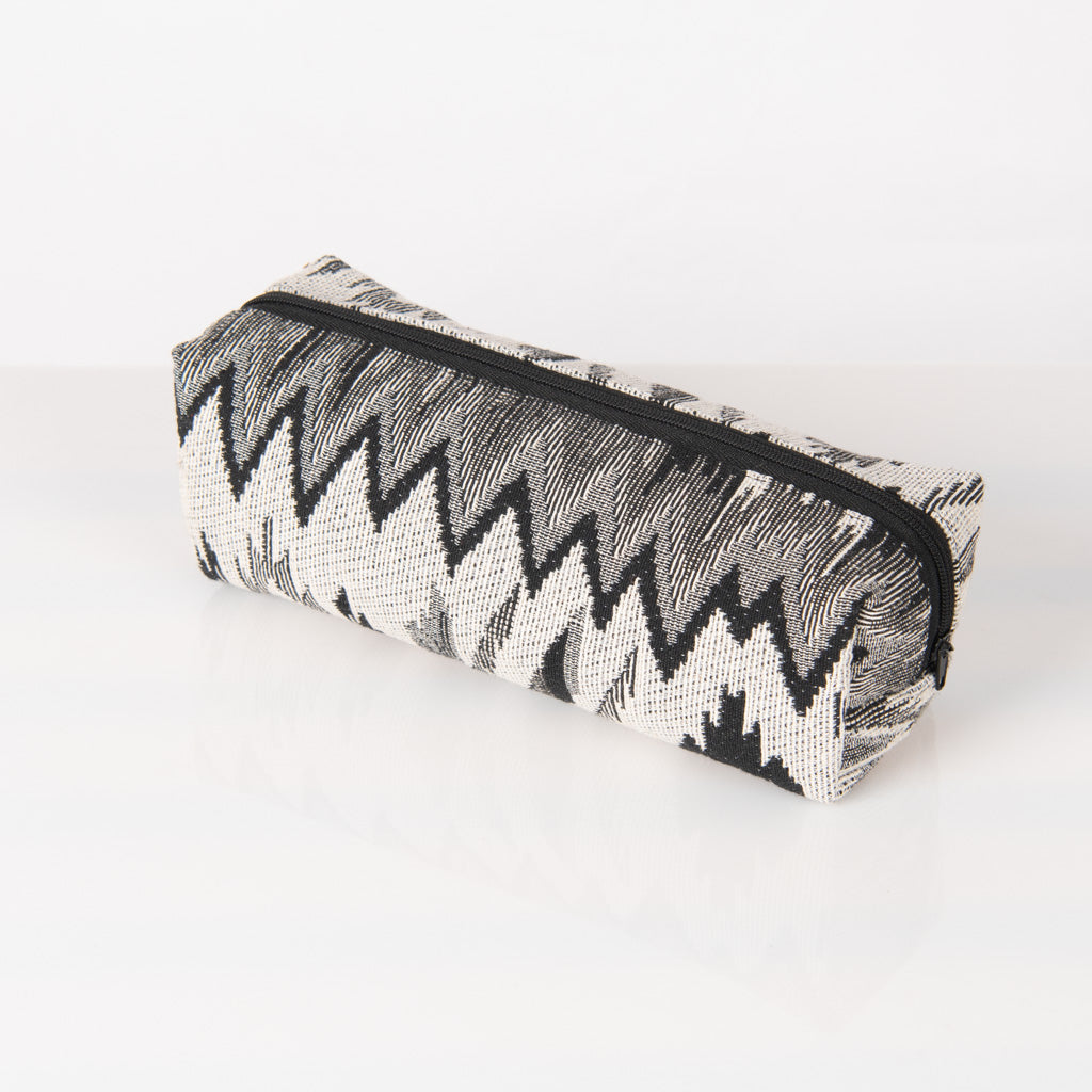 Baku medium pouch zig zag