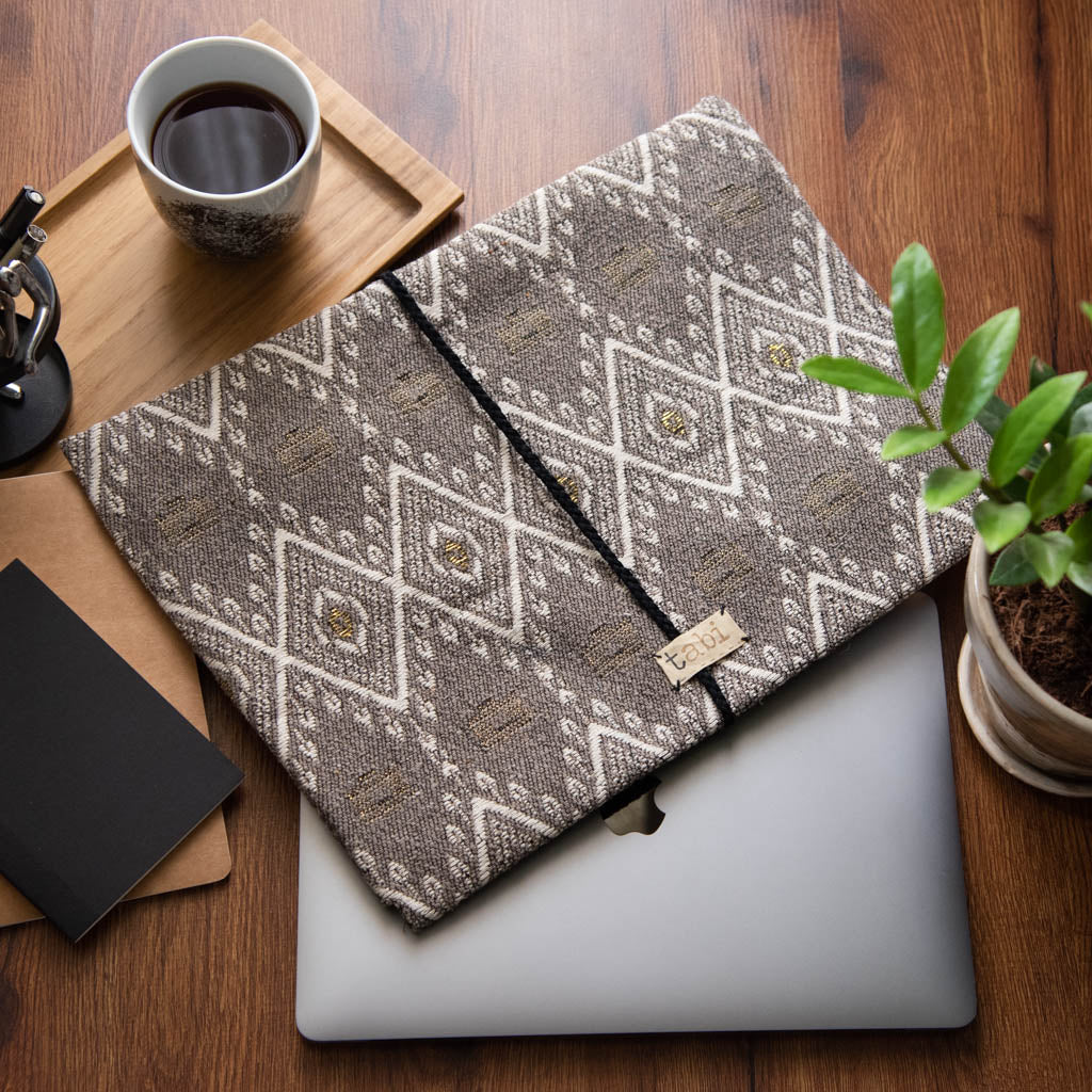 Laptop sleeve