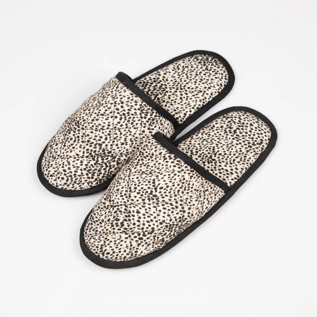 Indoor fabric slippers