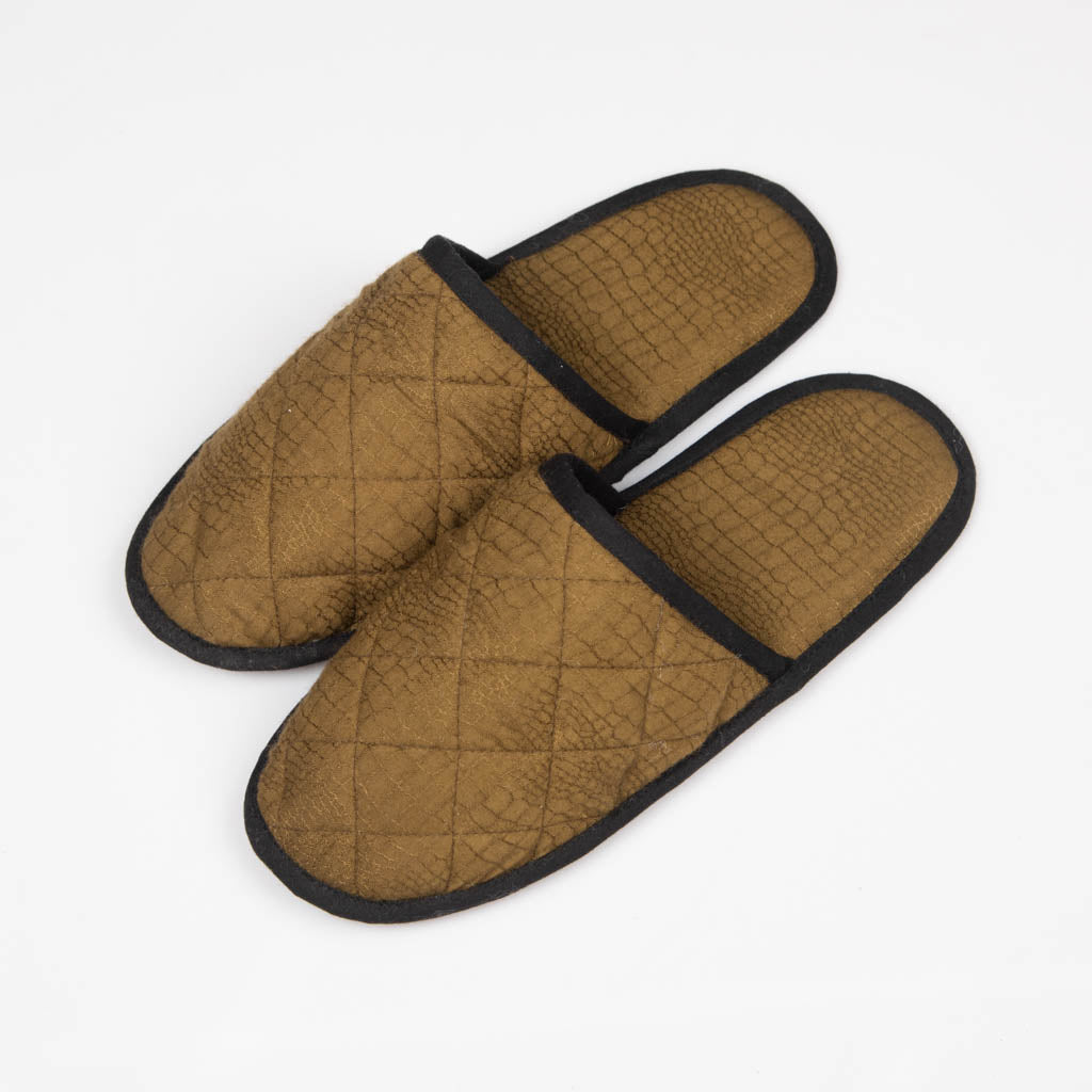 Indoor fabric slippers