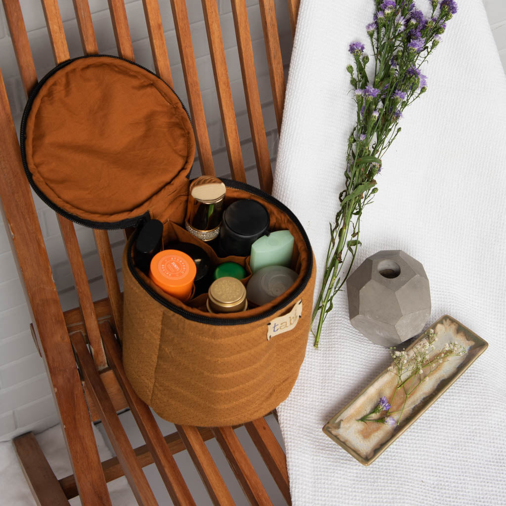 Circular toiletry bag