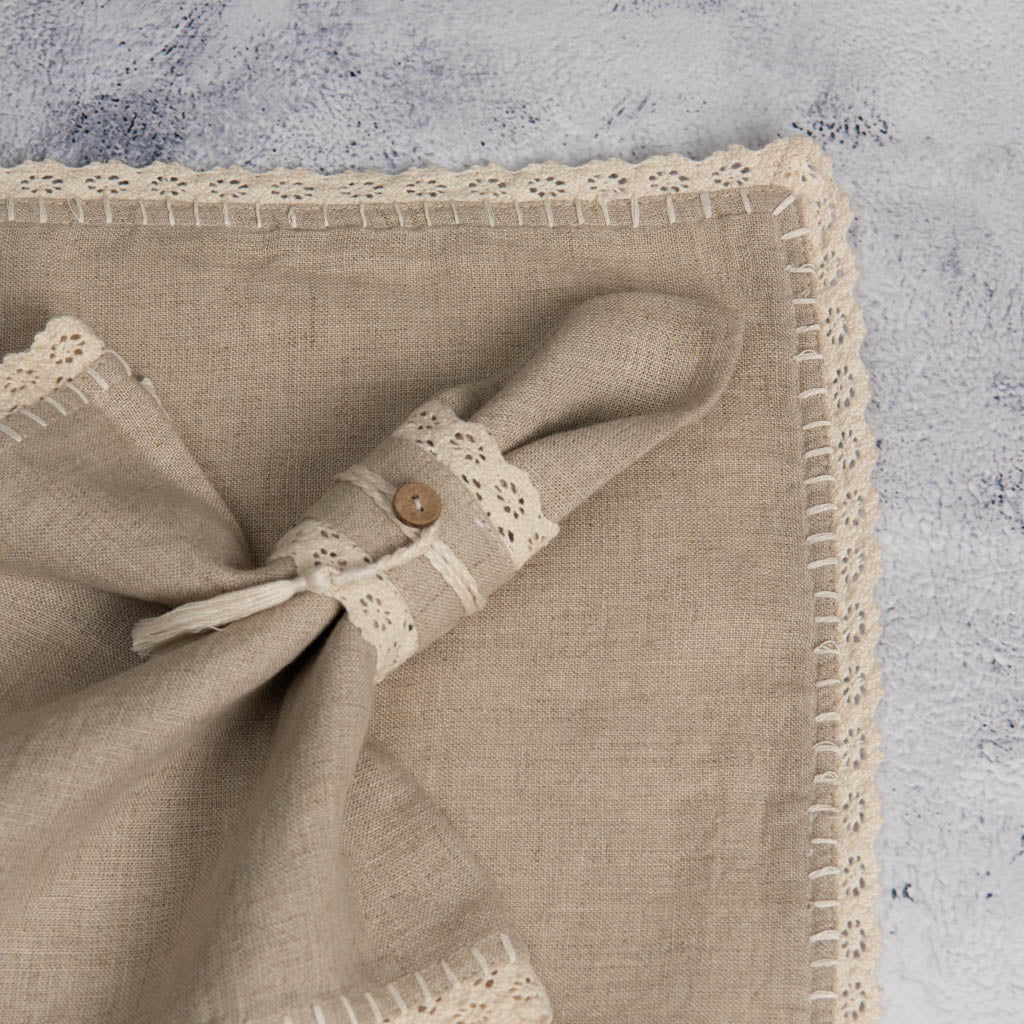 Lace edged natural linen napkin rings